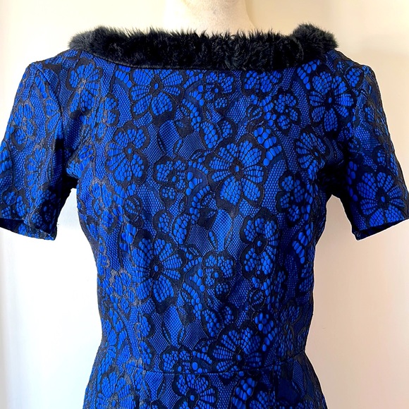 💕Tatyana Cobalt Blue Floral Intarsia w Faux Fur Trim M EUC💕 - Picture 2 of 12